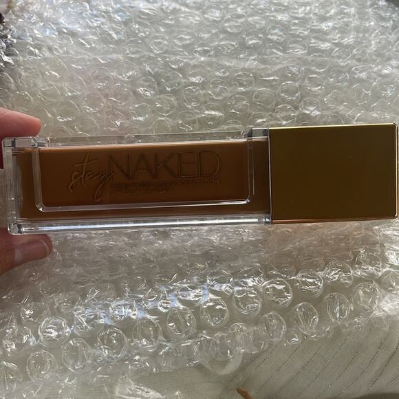 New Urban Decay Stay Naked Weightless Liquid Foundation 30  Urban Decay Stay Naked Liquid Foundation